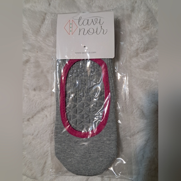 Tavi noir womens no show grippy socks. Sz M - Picture 1 of 3